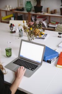 Virtual assistant by Polina Zimmerman from Pexels